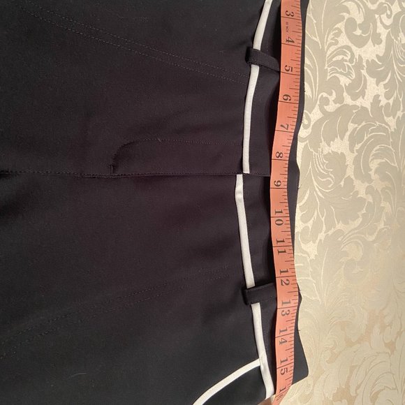 Callaway Bermuda Short- NWOT - Size 8 - Picture 3 of 6